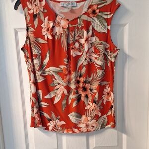 KASPER TOP. NWT. Size Petite Medium.